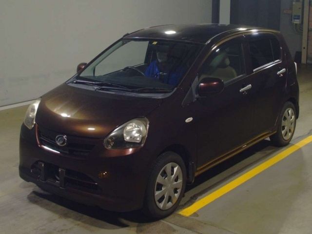 3199 DAIHATSU MIRA E S LA300S 2011 г. (TAA Yokohama)